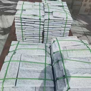 东营 芝麻白蘑菇石装车出货