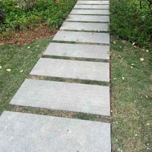 东营 芝麻黑小区踏步、汀步石铺装效果