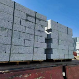 东营 路沿石装车出货