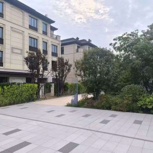 东营 芝麻白与芝麻白搭配铺装，尺寸1200*600