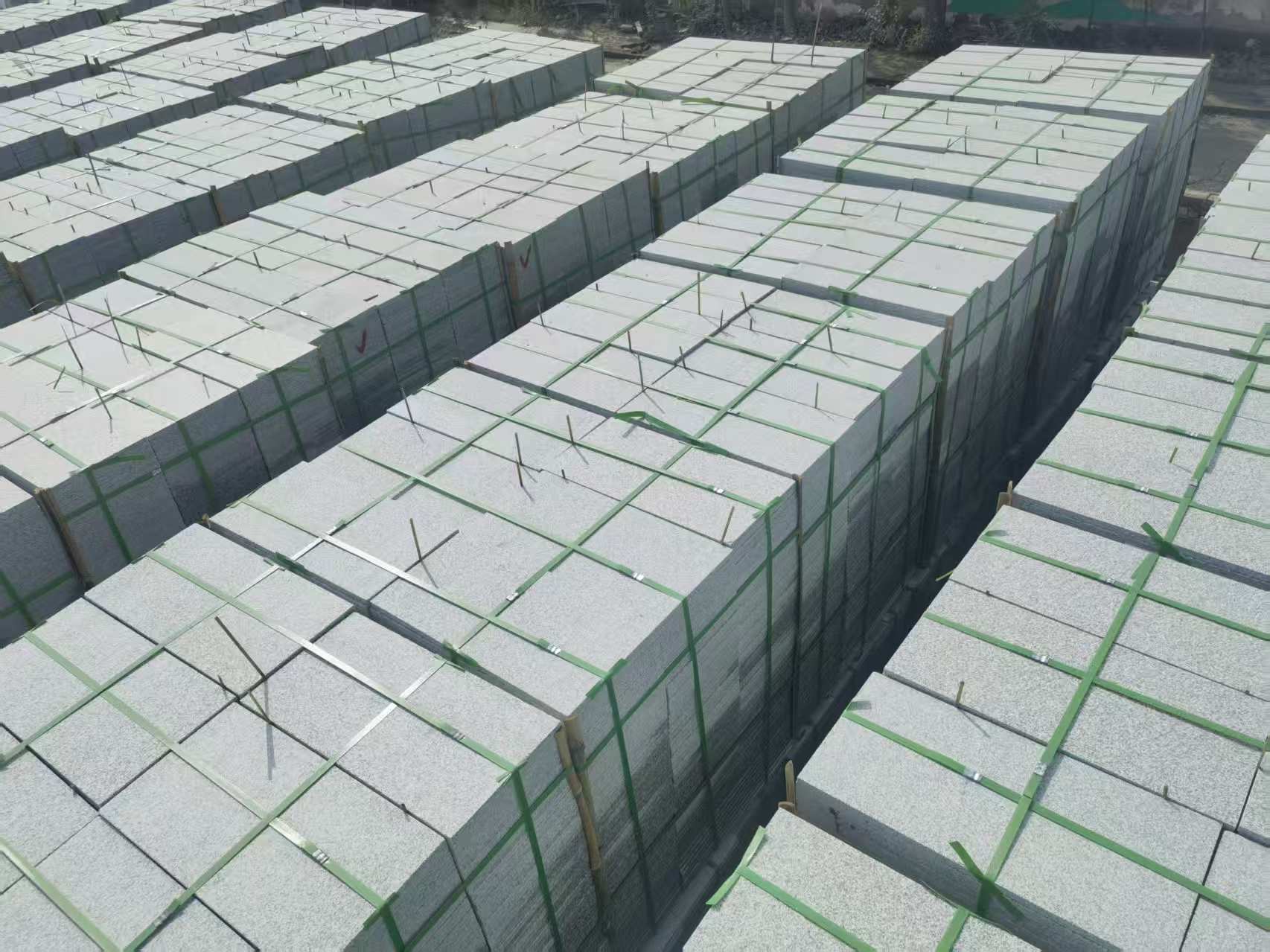 东营 芝麻白1.8公分火烧300*600地铺，清仓大甩卖