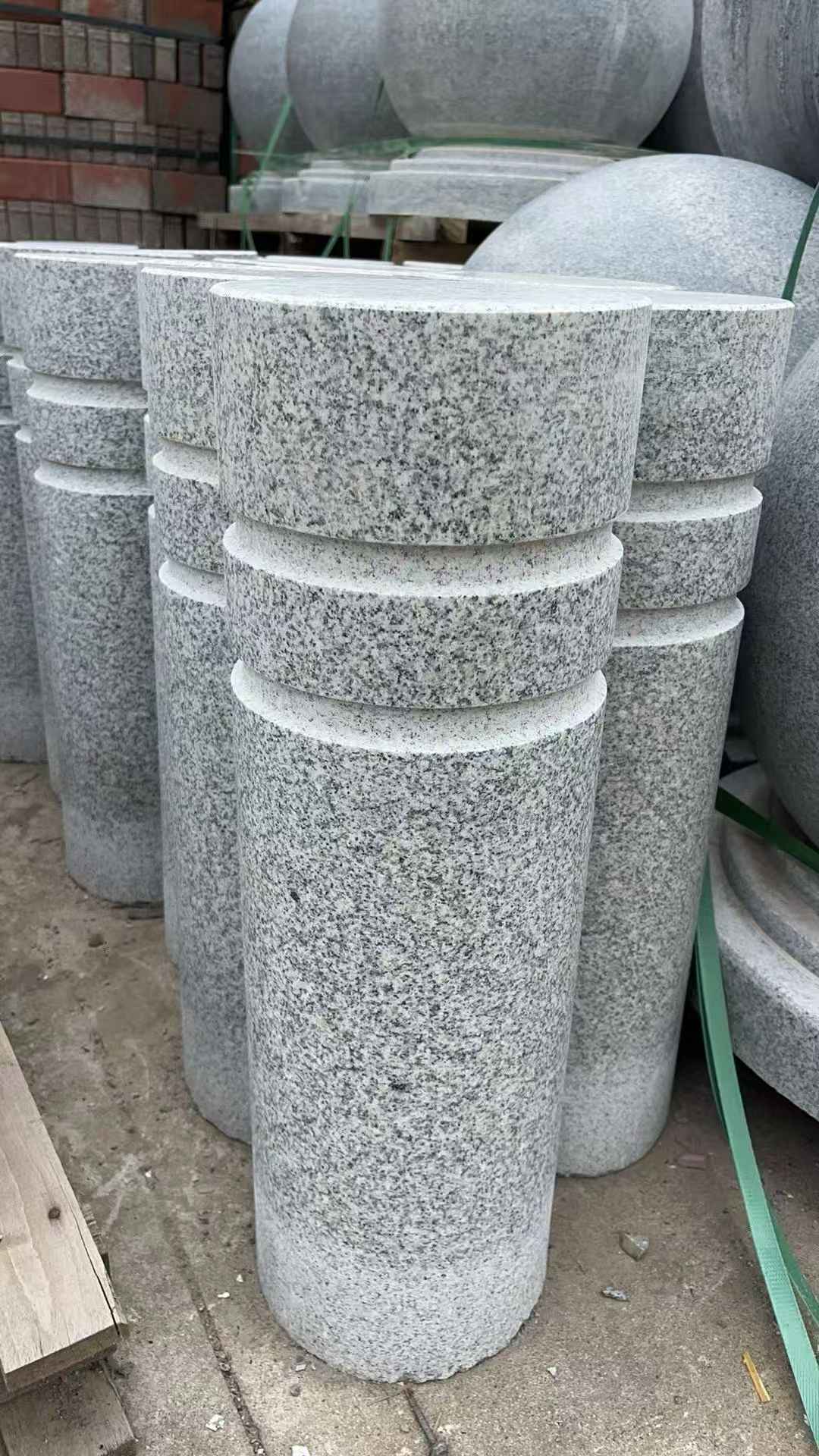 东营 芝麻白花岗岩挡车柱、隔离柱多少钱