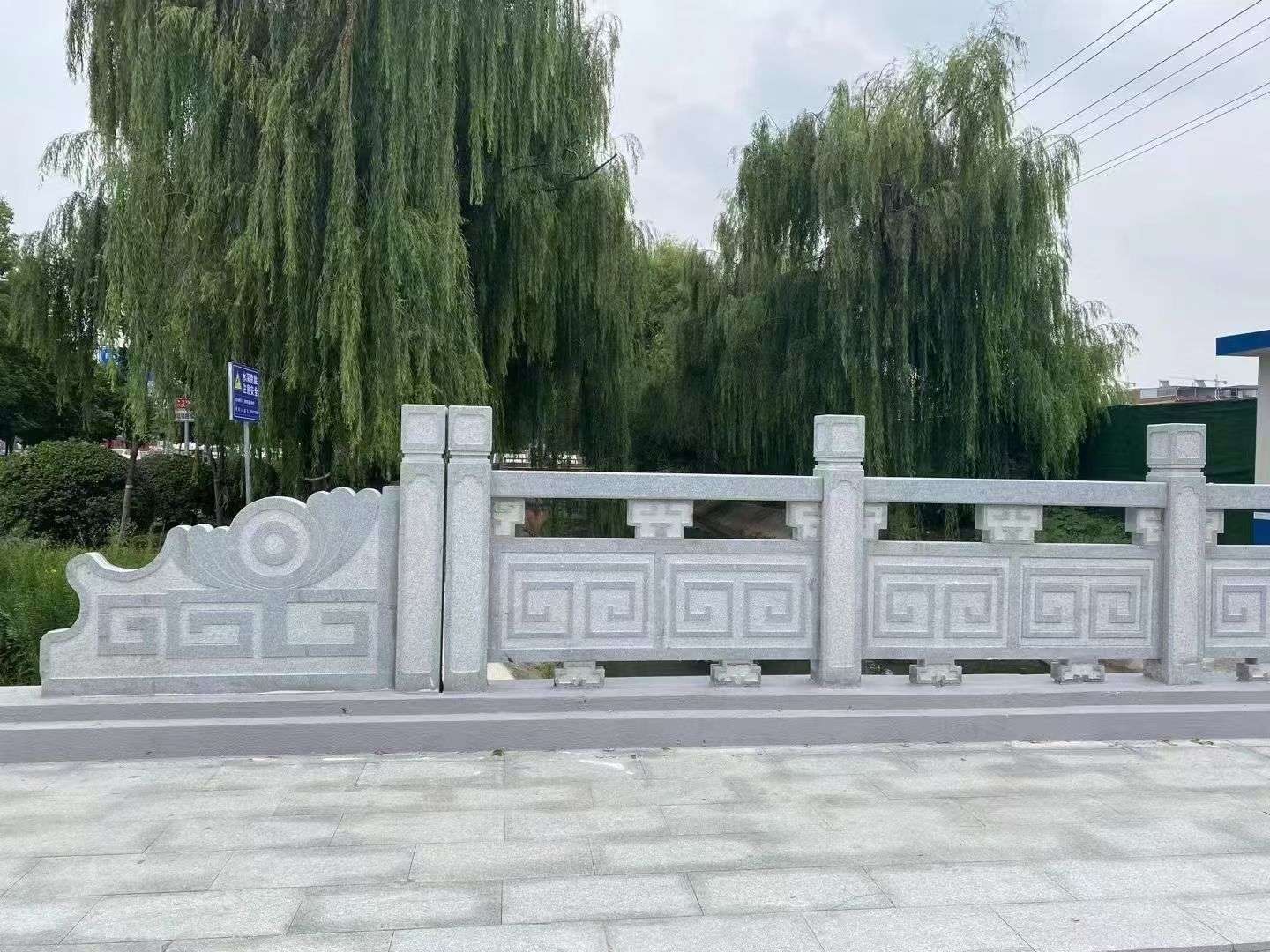 东营 芝麻灰桥栏杆、河道栏杆安装效果