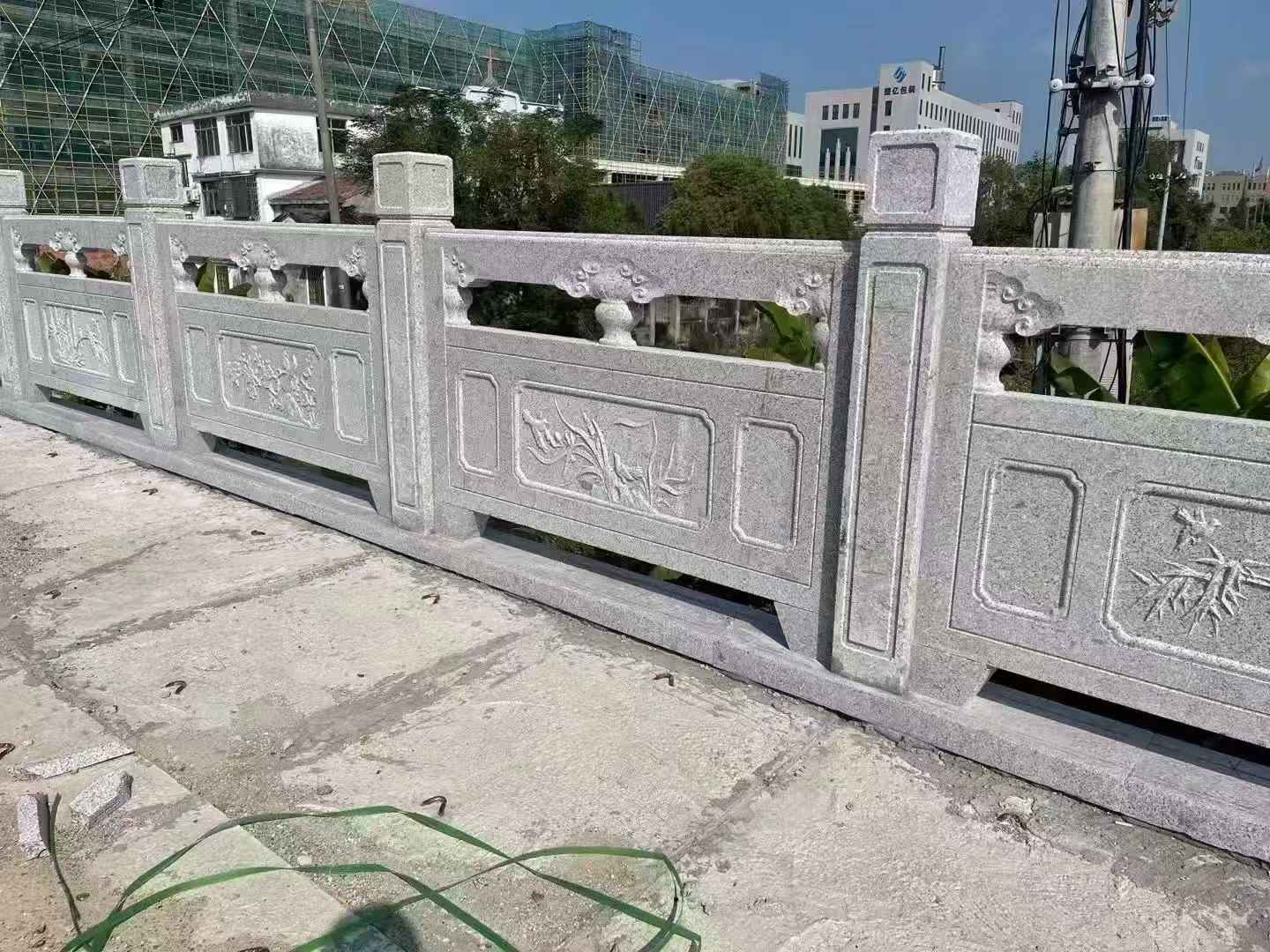 东营 芝麻白栏杆