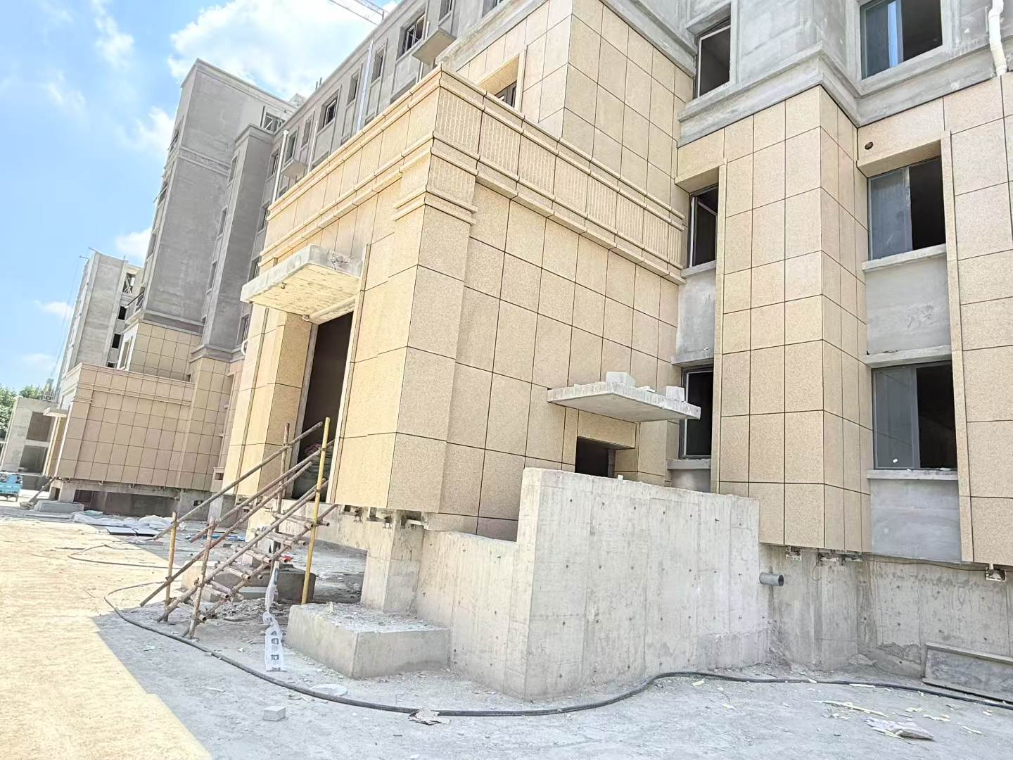 东营 黄金麻干挂，工地实拍