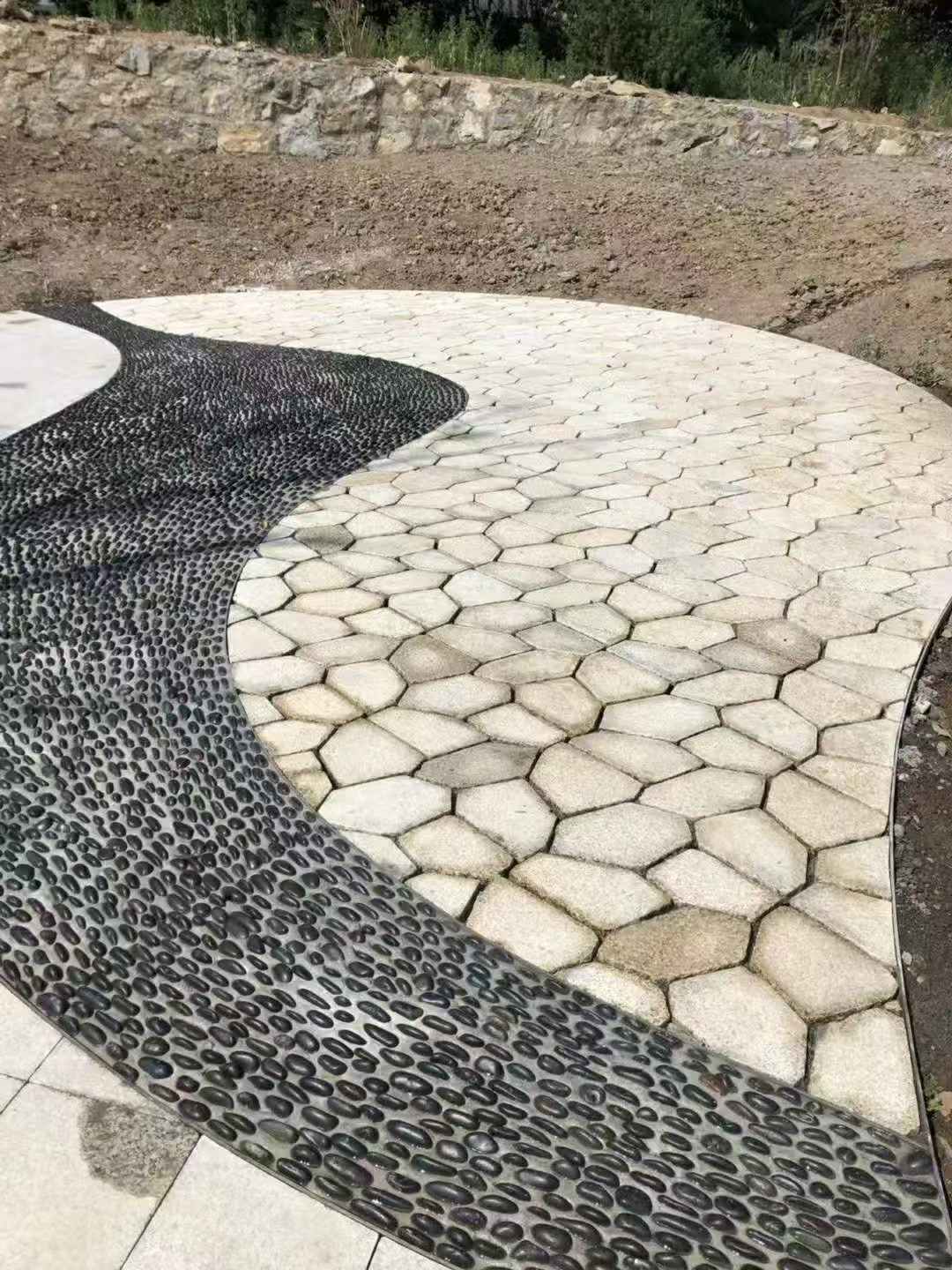 东营 黄金麻冰裂缝室外铺装效果完美展示