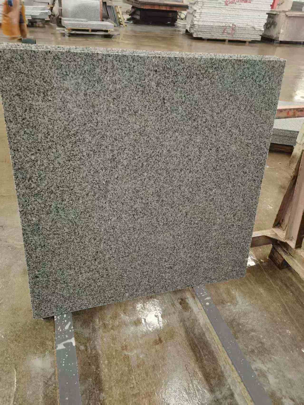 东营 芝麻白光面900*900，高地铁标准