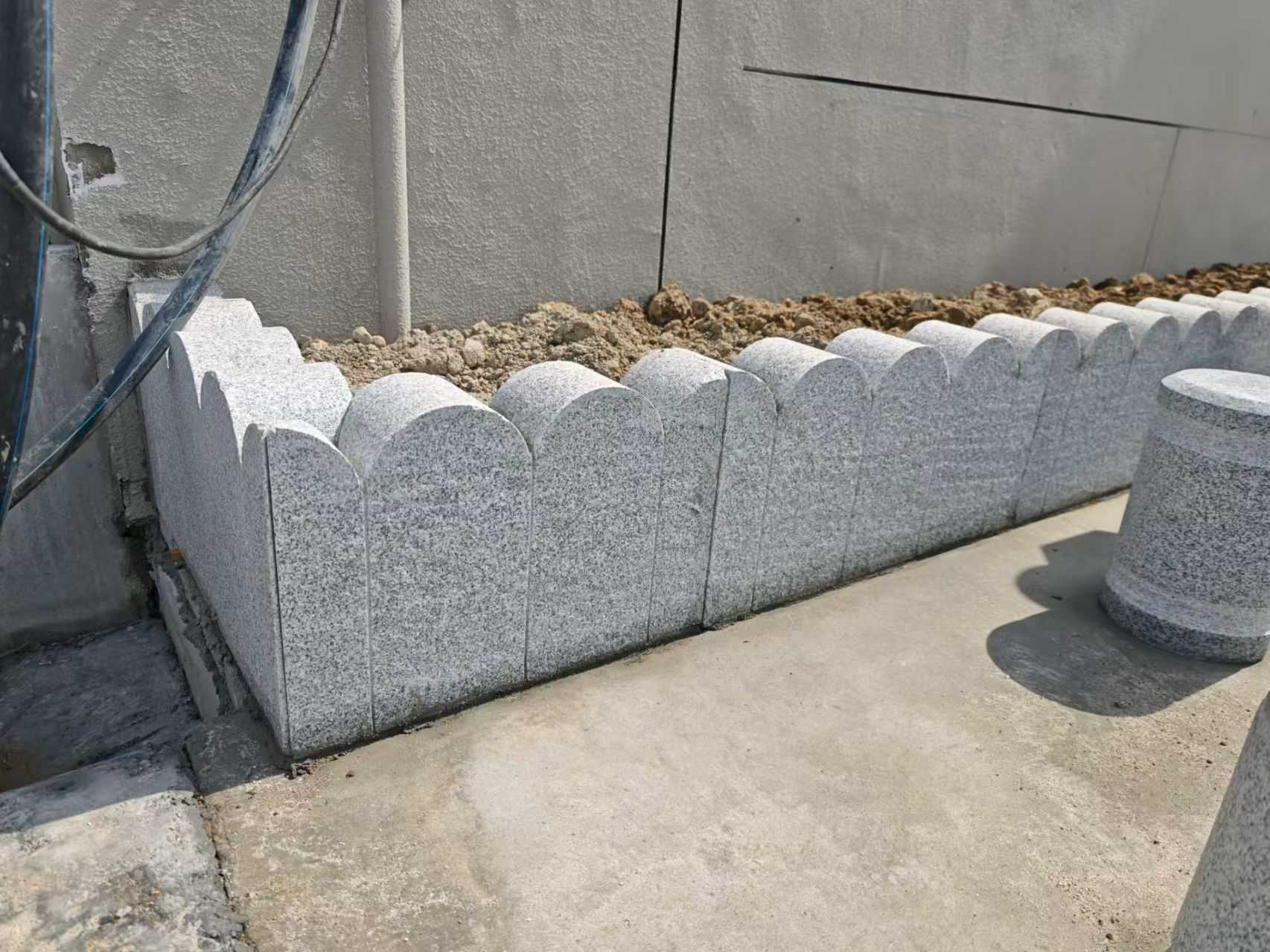 东营 芝麻白花岗岩花边石铺装效果图